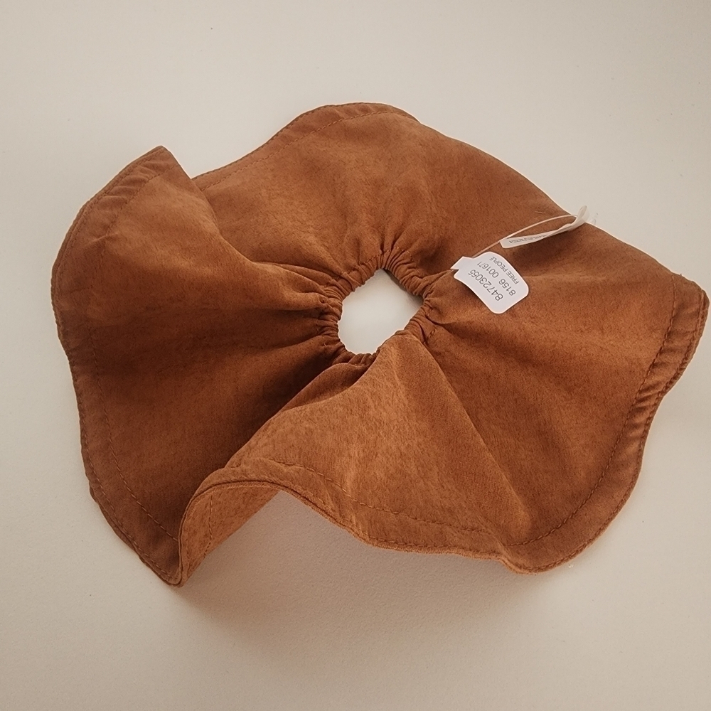 NWT Free People Brown Camel Genevieve Jumbo Scrunchie - Picture 3 of 9